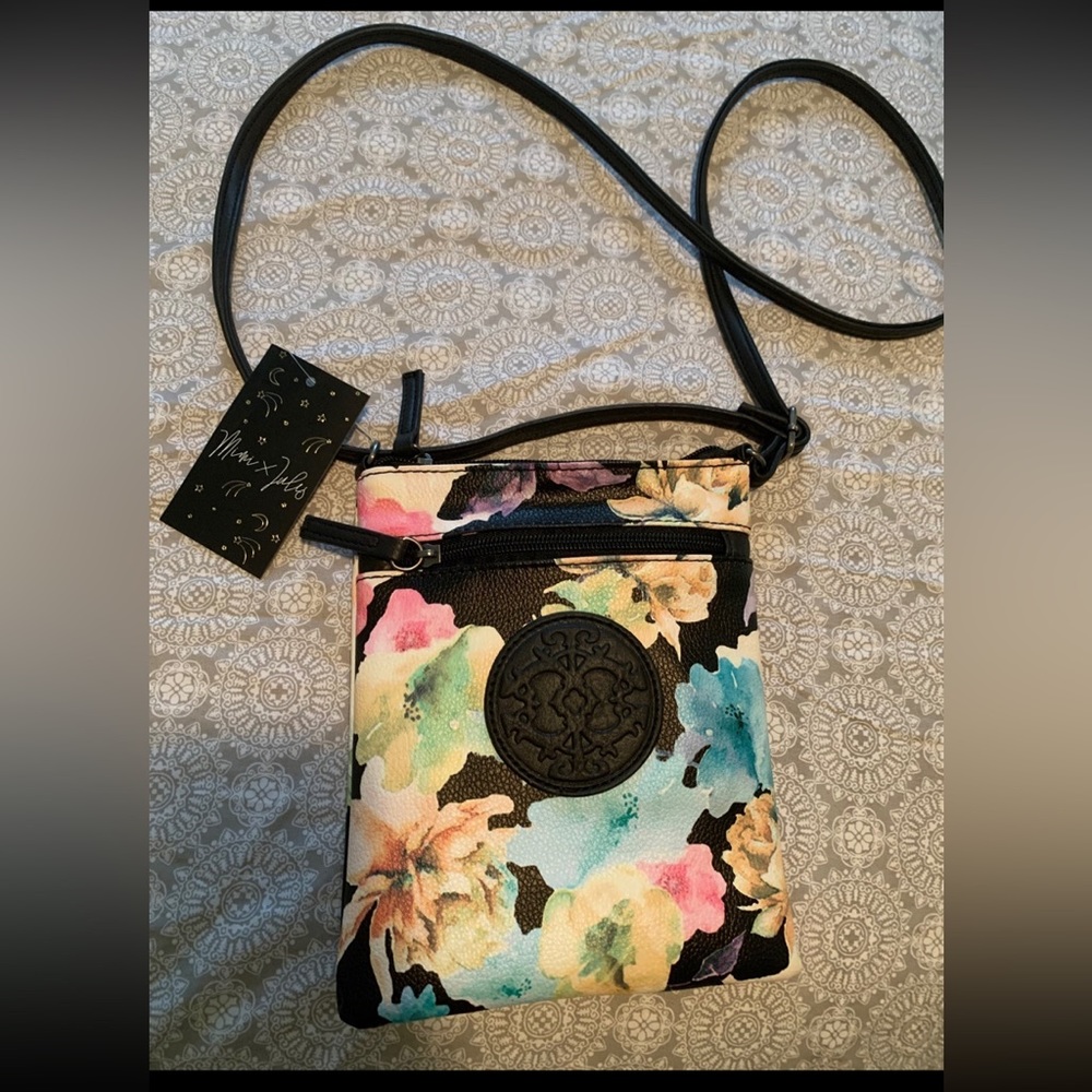Women’s floral cross body purse